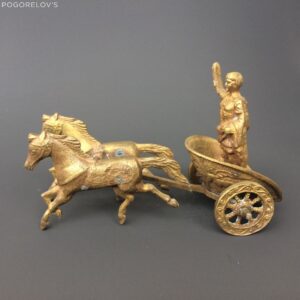 Старинная статуэтка Римская колесница